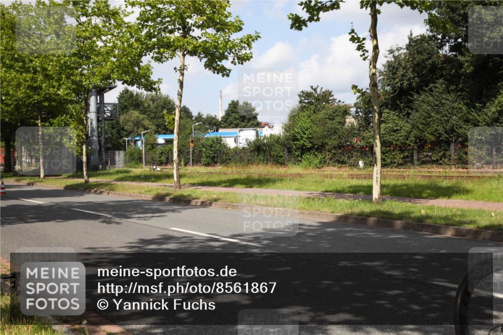 10.08.2025 - GEWOBA Citytriathlon Bremen Yannick Fuchs http://msf.ph/oto/8561867 10.08.2025 12:21:24 Radfahren 555, 618, 761, 785, 813, 913, 949, 975, 1002 meine-sportfotos.de