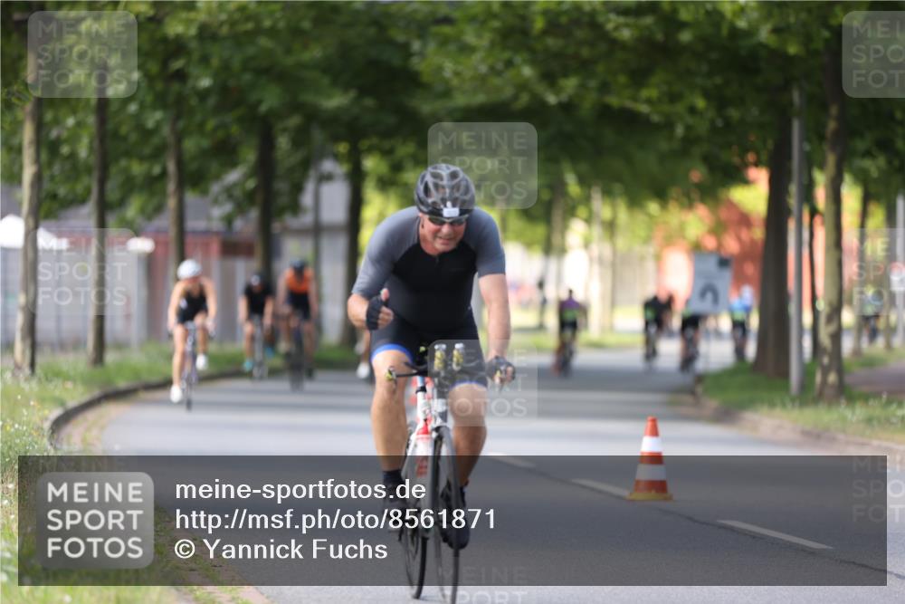 10.08.2025 - GEWOBA Citytriathlon Bremen Yannick Fuchs http://msf.ph/oto/8561871 10.08.2025 14:24:37 Radfahren 3, 165, 180, 247, 298, 332, 488 meine-sportfotos.de