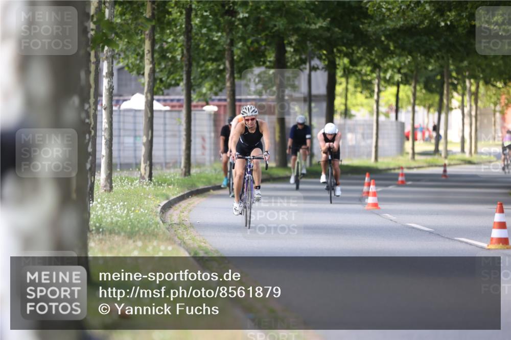 10.08.2025 - GEWOBA Citytriathlon Bremen Yannick Fuchs http://msf.ph/oto/8561879 10.08.2025 14:24:38 Radfahren 3, 165, 180, 247, 298, 332, 432, 488 meine-sportfotos.de