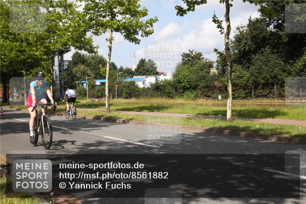 10.08.2025 - GEWOBA Citytriathlon Bremen Yannick Fuchs http://msf.ph/oto/8561882 10.08.2025 12:21:29 Radfahren 618, 761, 785, 913, 923, 949, 975 meine-sportfotos.de