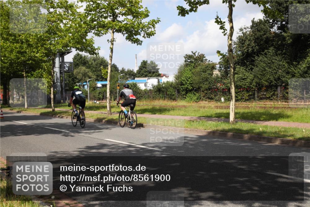 10.08.2025 - GEWOBA Citytriathlon Bremen Yannick Fuchs http://msf.ph/oto/8561900 10.08.2025 12:21:31 Radfahren 618, 761, 913, 923, 949, 975 meine-sportfotos.de
