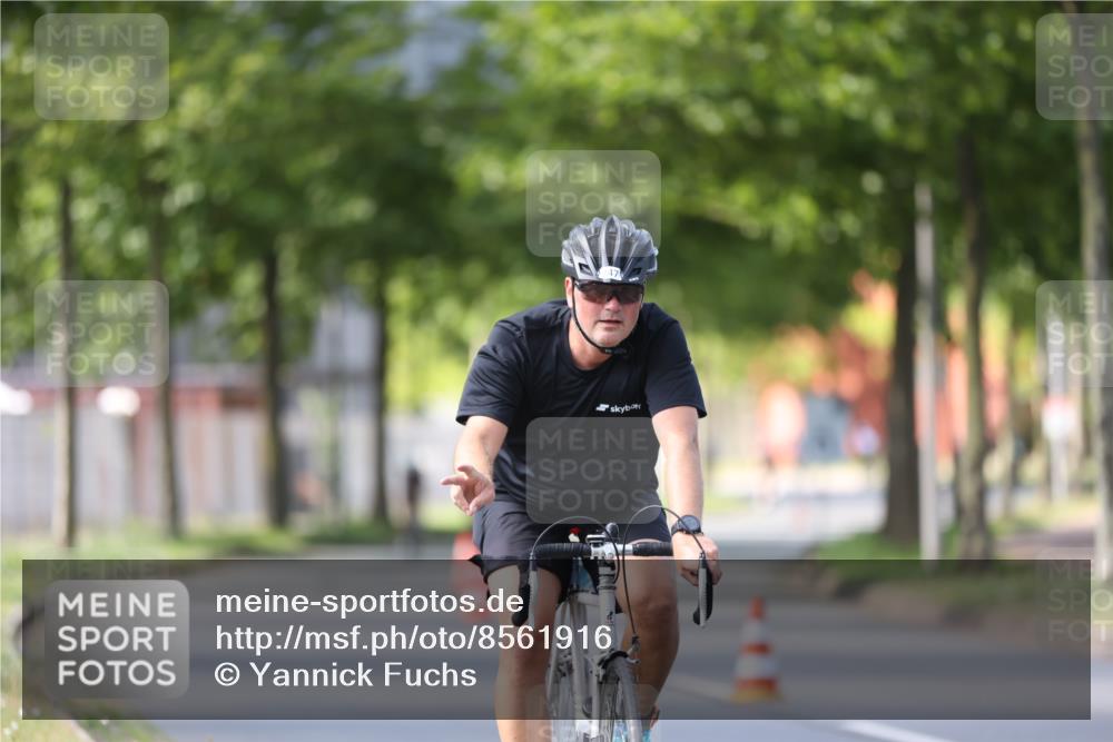 10.08.2025 - GEWOBA Citytriathlon Bremen Yannick Fuchs http://msf.ph/oto/8561916 10.08.2025 14:24:44 Radfahren 3, 165, 180, 247, 298, 332, 346, 432, 488 meine-sportfotos.de