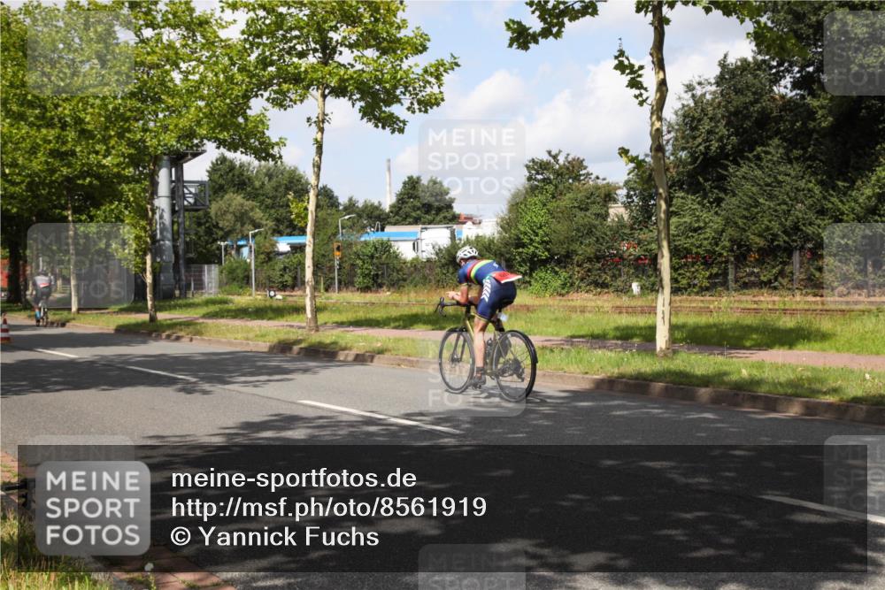 10.08.2025 - GEWOBA Citytriathlon Bremen Yannick Fuchs http://msf.ph/oto/8561919 10.08.2025 12:21:34 Radfahren 618, 761, 913, 923, 949 meine-sportfotos.de