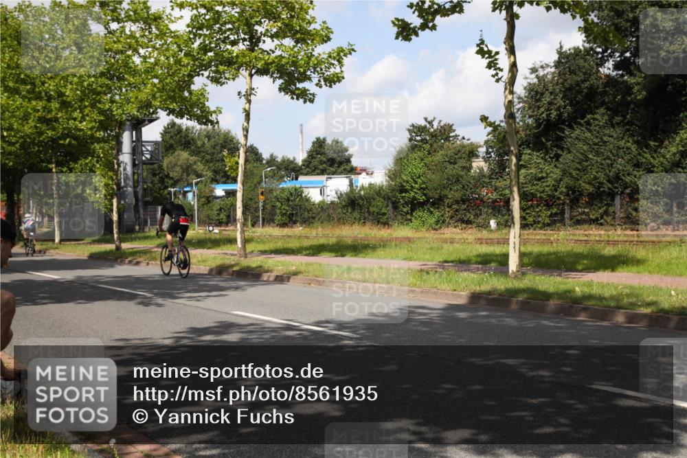 10.08.2025 - GEWOBA Citytriathlon Bremen Yannick Fuchs http://msf.ph/oto/8561935 10.08.2025 12:21:37 Radfahren 618, 923, 949 meine-sportfotos.de
