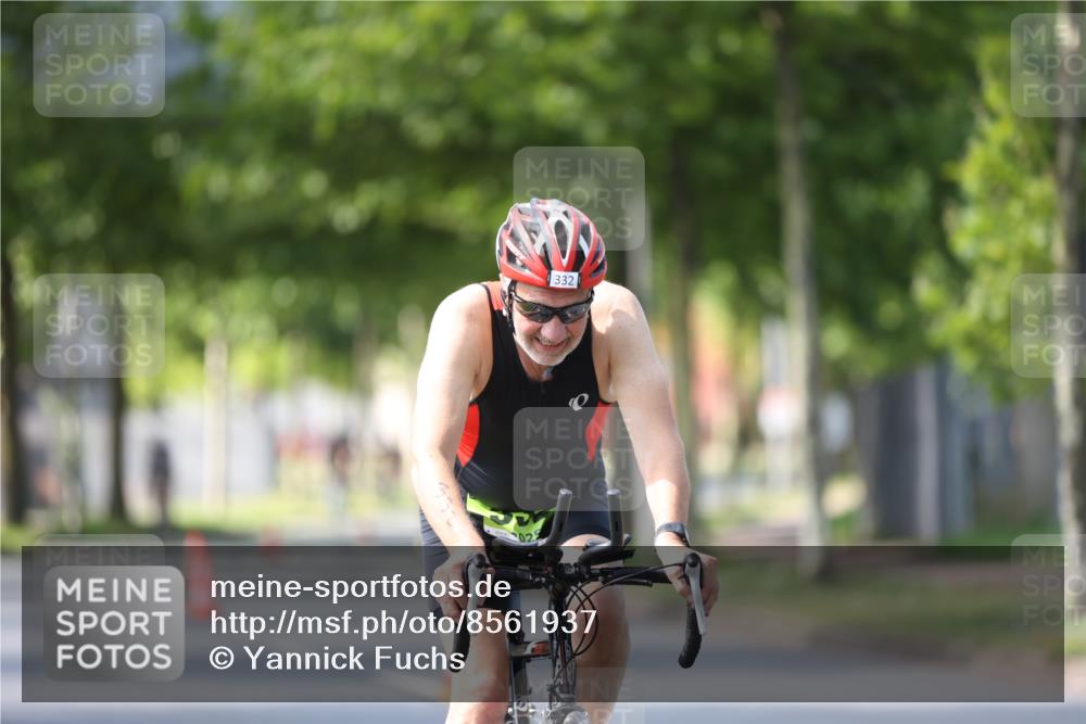 10.08.2025 - GEWOBA Citytriathlon Bremen Yannick Fuchs http://msf.ph/oto/8561937 10.08.2025 14:24:54 Radfahren 22, 165, 166, 180, 202, 235, 269, 332, 346, 432 meine-sportfotos.de