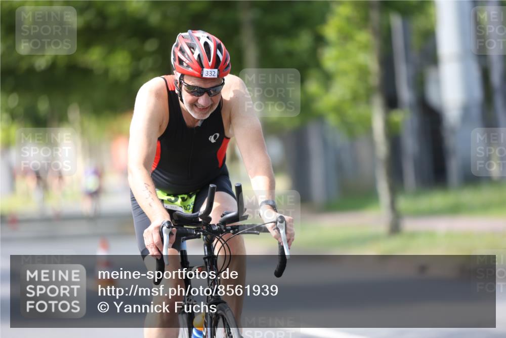 10.08.2025 - GEWOBA Citytriathlon Bremen Yannick Fuchs http://msf.ph/oto/8561939 10.08.2025 14:24:54 Radfahren 22, 165, 166, 180, 202, 235, 269, 332, 346, 432 meine-sportfotos.de