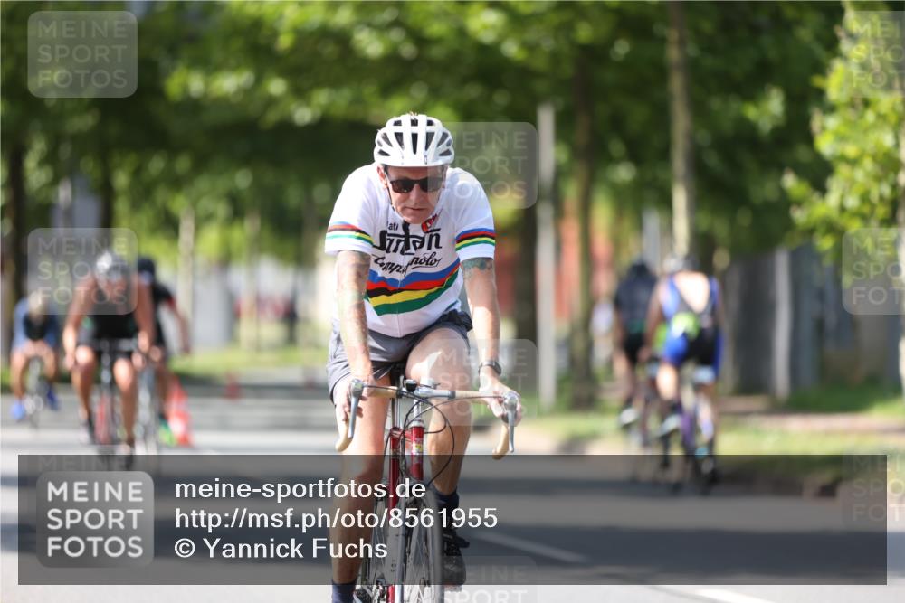 10.08.2025 - GEWOBA Citytriathlon Bremen Yannick Fuchs http://msf.ph/oto/8561955 10.08.2025 14:25:03 Radfahren 22, 166, 202, 235, 269, 346, 432 meine-sportfotos.de