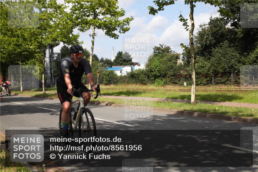 10.08.2025 - GEWOBA Citytriathlon Bremen Yannick Fuchs http://msf.ph/oto/8561956 10.08.2025 12:22:30 Radfahren 580, 602, 663, 665, 803, 848, 870, 910, 926, 1023 meine-sportfotos.de