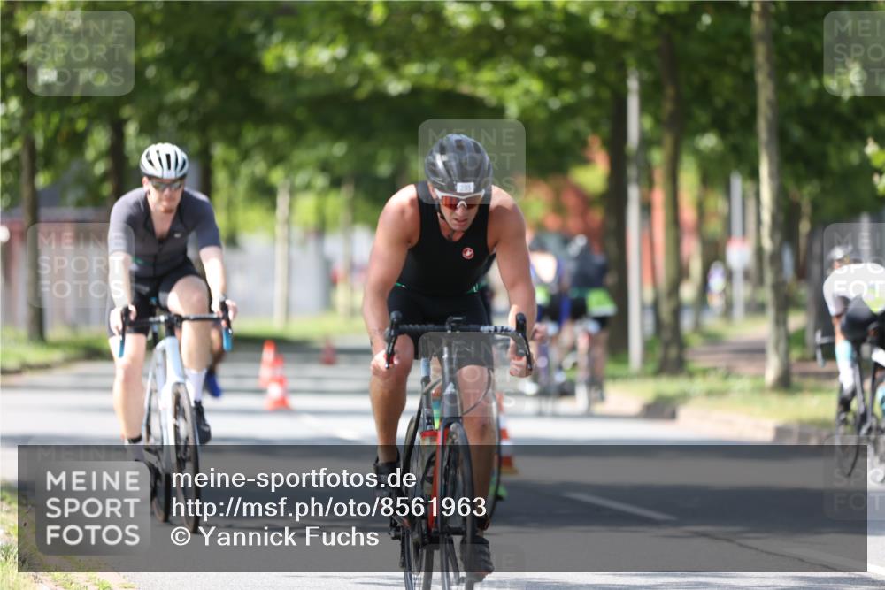 10.08.2025 - GEWOBA Citytriathlon Bremen Yannick Fuchs http://msf.ph/oto/8561963 10.08.2025 14:25:05 Radfahren 22, 49, 166, 202, 235, 267, 269, 270, 346, 462 meine-sportfotos.de