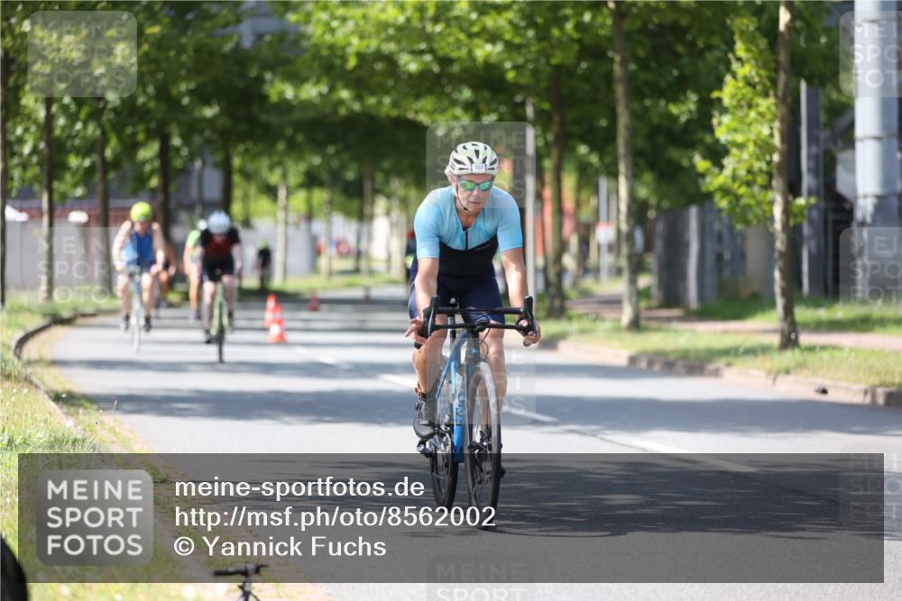10.08.2025 - GEWOBA Citytriathlon Bremen Yannick Fuchs http://msf.ph/oto/8562002 10.08.2025 14:25:18 Radfahren 49, 85, 166, 208, 235, 267, 270, 323, 326, 336, 462, 479 meine-sportfotos.de