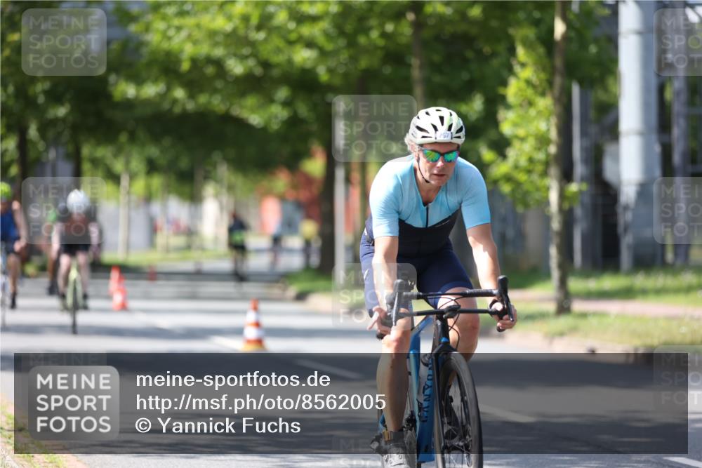 10.08.2025 - GEWOBA Citytriathlon Bremen Yannick Fuchs http://msf.ph/oto/8562005 10.08.2025 14:25:18 Radfahren 49, 85, 166, 208, 235, 267, 270, 323, 326, 336, 462, 479 meine-sportfotos.de