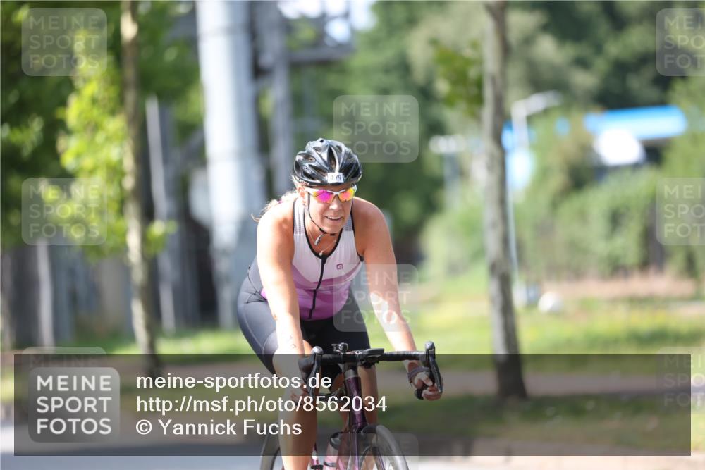 10.08.2025 - GEWOBA Citytriathlon Bremen Yannick Fuchs http://msf.ph/oto/8562034 10.08.2025 14:25:22 Radfahren 49, 85, 208, 267, 270, 323, 326, 336, 462, 479 meine-sportfotos.de