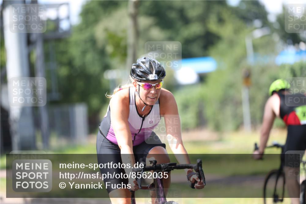10.08.2025 - GEWOBA Citytriathlon Bremen Yannick Fuchs http://msf.ph/oto/8562035 10.08.2025 14:25:23 Radfahren 49, 85, 208, 267, 270, 323, 326, 336, 462, 479 meine-sportfotos.de