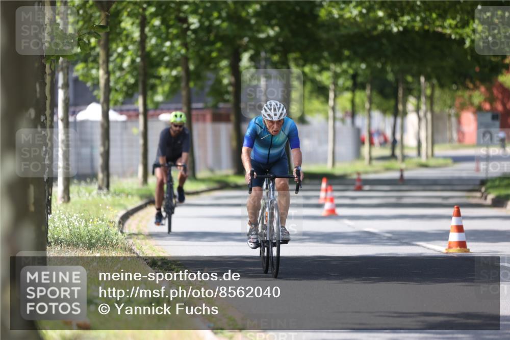 10.08.2025 - GEWOBA Citytriathlon Bremen Yannick Fuchs http://msf.ph/oto/8562040 10.08.2025 14:25:24 Radfahren 49, 85, 208, 267, 270, 323, 326, 336, 462, 479 meine-sportfotos.de