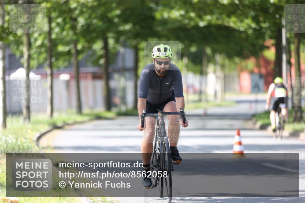 10.08.2025 - GEWOBA Citytriathlon Bremen Yannick Fuchs http://msf.ph/oto/8562058 10.08.2025 14:25:26 Radfahren 49, 85, 208, 267, 270, 323, 326, 336, 462, 479 meine-sportfotos.de