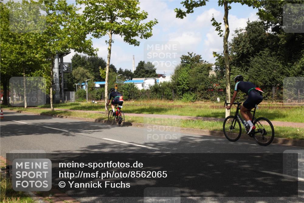 10.08.2025 - GEWOBA Citytriathlon Bremen Yannick Fuchs http://msf.ph/oto/8562065 10.08.2025 12:23:42 Radfahren 721, 746, 797, 831, 945, 983 meine-sportfotos.de