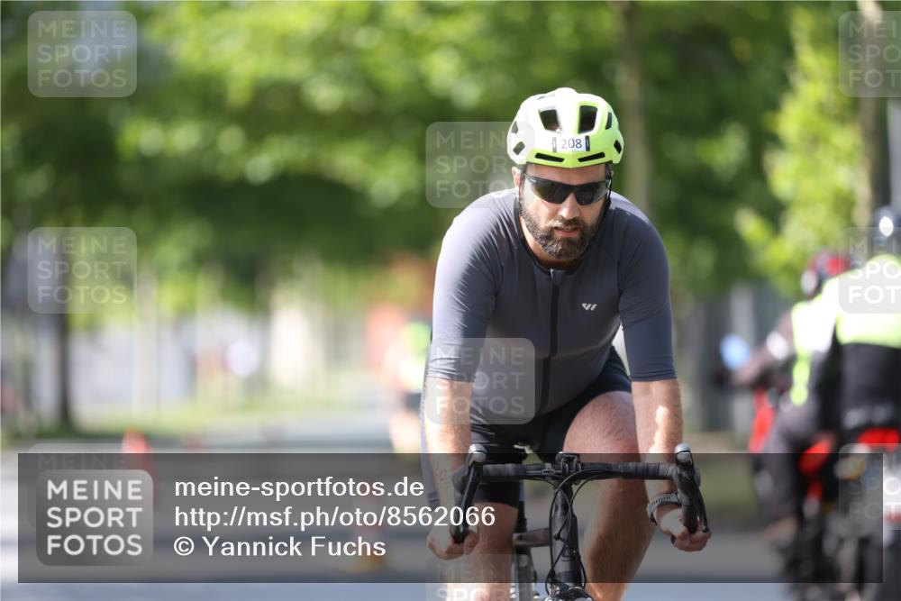 10.08.2025 - GEWOBA Citytriathlon Bremen Yannick Fuchs http://msf.ph/oto/8562066 10.08.2025 14:25:27 Radfahren 49, 85, 208, 267, 270, 323, 326, 336, 462, 479 meine-sportfotos.de