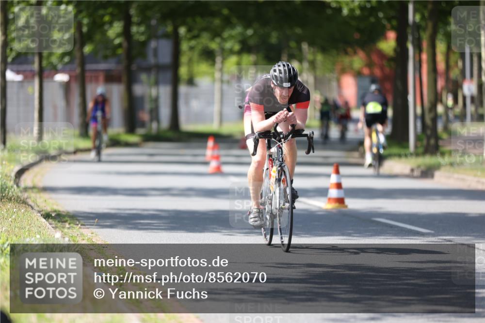 10.08.2025 - GEWOBA Citytriathlon Bremen Yannick Fuchs http://msf.ph/oto/8562070 10.08.2025 14:25:46 Radfahren 167, 446, 499 meine-sportfotos.de
