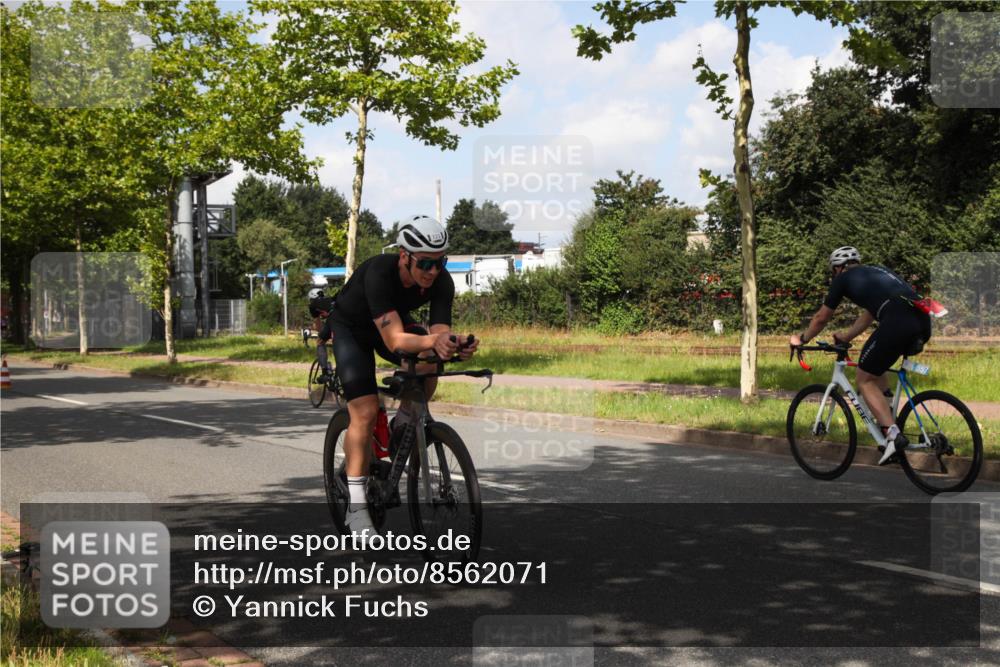 10.08.2025 - GEWOBA Citytriathlon Bremen Yannick Fuchs http://msf.ph/oto/8562071 10.08.2025 12:23:53 Radfahren 559, 706, 721, 746, 797, 815, 831, 879 meine-sportfotos.de