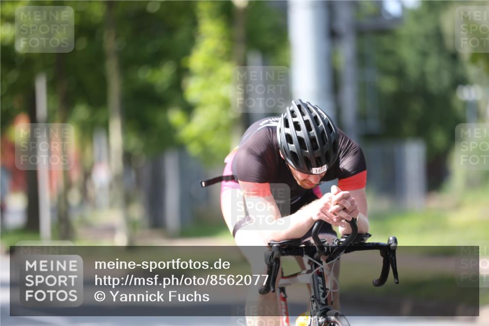 10.08.2025 - GEWOBA Citytriathlon Bremen Yannick Fuchs http://msf.ph/oto/8562077 10.08.2025 14:25:47 Radfahren 167, 446, 499 meine-sportfotos.de