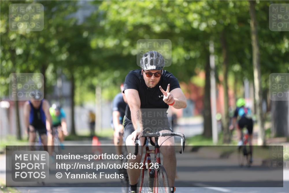 10.08.2025 - GEWOBA Citytriathlon Bremen Yannick Fuchs http://msf.ph/oto/8562126 10.08.2025 14:26:06 Radfahren 181, 220, 231, 273, 278, 325, 331, 446 meine-sportfotos.de