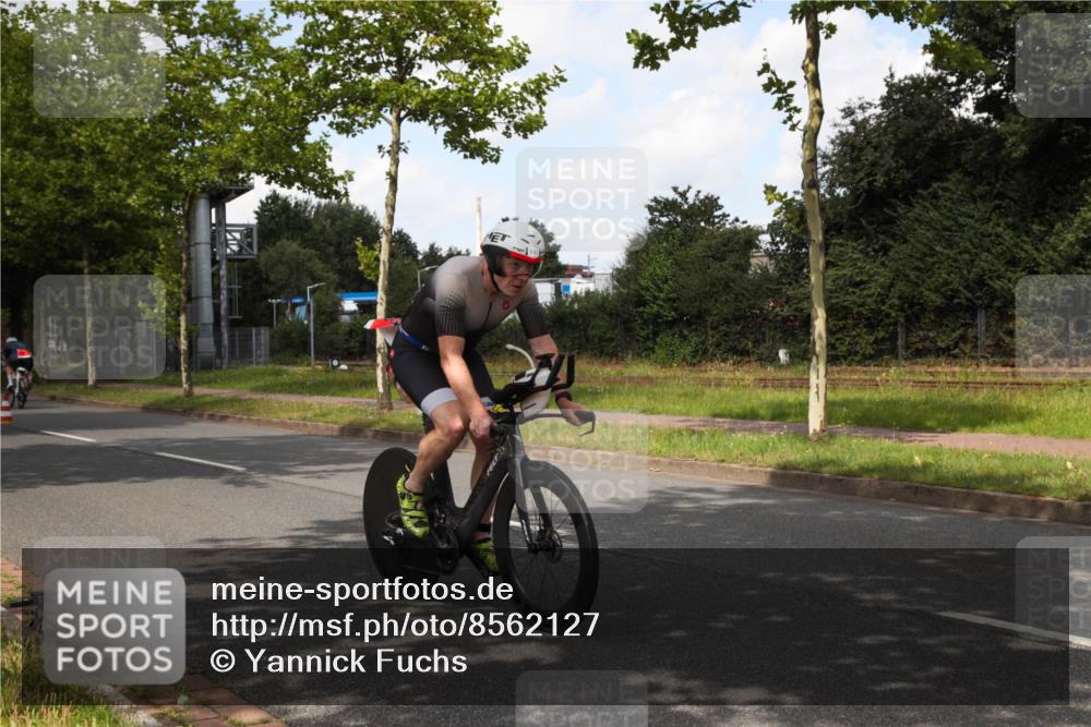 10.08.2025 - GEWOBA Citytriathlon Bremen Yannick Fuchs http://msf.ph/oto/8562127 10.08.2025 12:24:28 Radfahren 557, 613, 623, 650, 660, 705, 723, 724, 779, 809, 883, 925, 944, 964, 1006, 1036 meine-sportfotos.de