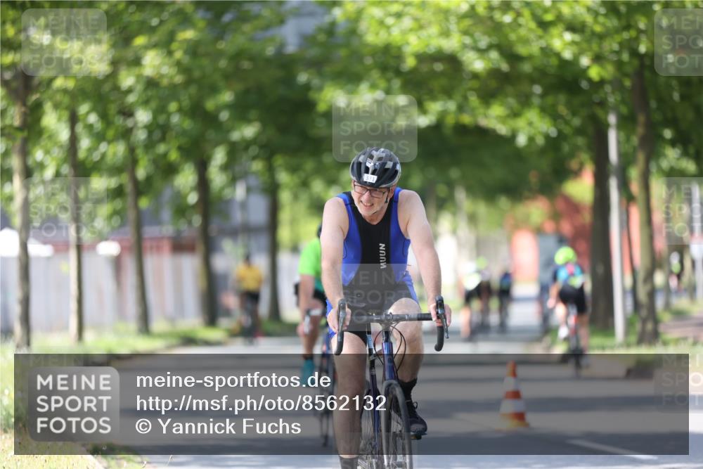 10.08.2025 - GEWOBA Citytriathlon Bremen Yannick Fuchs http://msf.ph/oto/8562132 10.08.2025 14:26:07 Radfahren 181, 220, 231, 273, 278, 325, 331, 446 meine-sportfotos.de