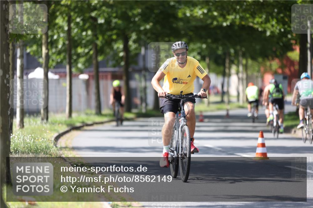 10.08.2025 - GEWOBA Citytriathlon Bremen Yannick Fuchs http://msf.ph/oto/8562149 10.08.2025 14:26:14 Radfahren 220, 231, 273, 278, 325, 331, 360 meine-sportfotos.de