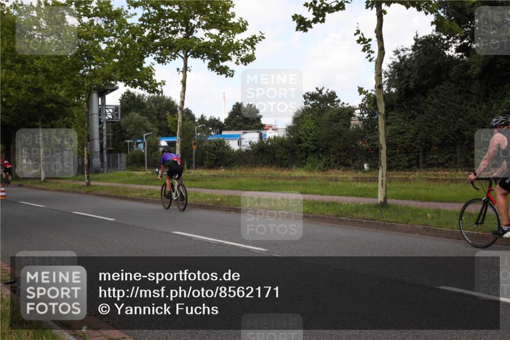 10.08.2025 - GEWOBA Citytriathlon Bremen Yannick Fuchs http://msf.ph/oto/8562171 10.08.2025 12:25:00 Radfahren 737, 814, 880, 890, 896, 954, 955, 958 meine-sportfotos.de
