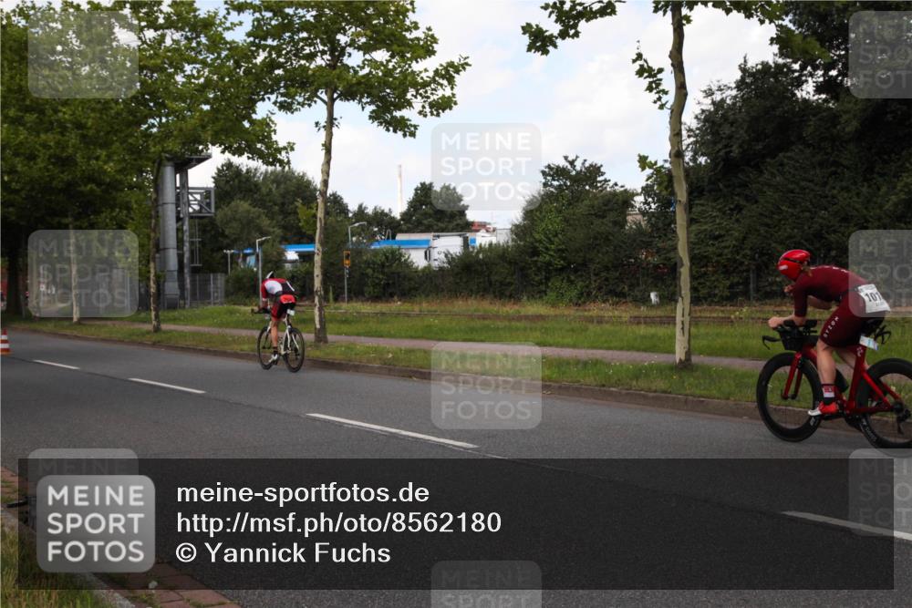 10.08.2025 - GEWOBA Citytriathlon Bremen Yannick Fuchs http://msf.ph/oto/8562180 10.08.2025 12:25:10 Radfahren 595, 619, 814, 908, 954, 955, 958, 965, 1024 meine-sportfotos.de