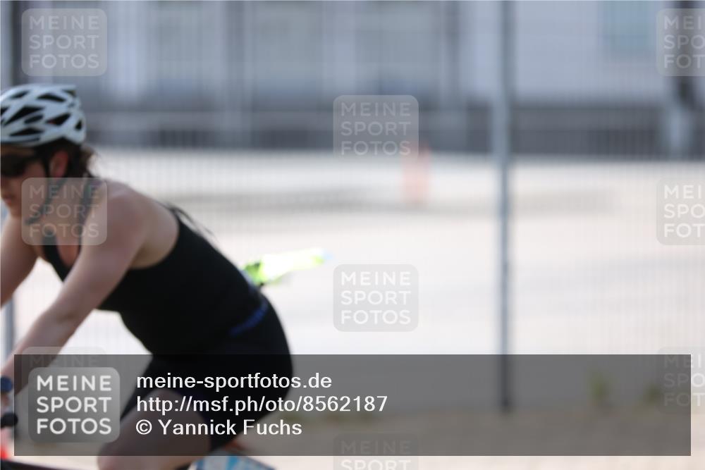 10.08.2025 - GEWOBA Citytriathlon Bremen Yannick Fuchs http://msf.ph/oto/8562187 10.08.2025 14:26:57 Radfahren 189, 276, 305, 318, 349, 372, 408, 422, 445, 484, 497 meine-sportfotos.de