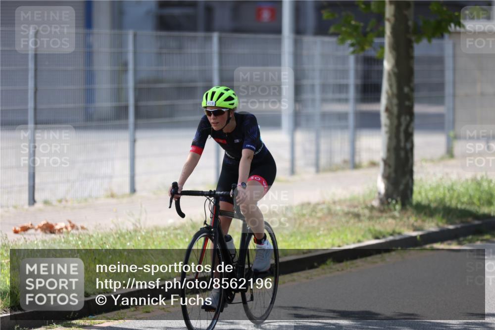 10.08.2025 - GEWOBA Citytriathlon Bremen Yannick Fuchs http://msf.ph/oto/8562196 10.08.2025 14:27:05 Radfahren 189, 196, 276, 305, 318, 372, 422, 457, 484, 497 meine-sportfotos.de