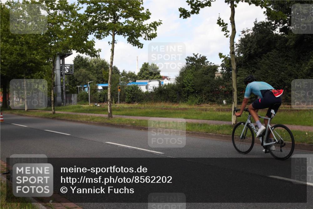 10.08.2025 - GEWOBA Citytriathlon Bremen Yannick Fuchs http://msf.ph/oto/8562202 10.08.2025 12:25:24 Radfahren 595, 619, 646, 908, 965, 1024 meine-sportfotos.de