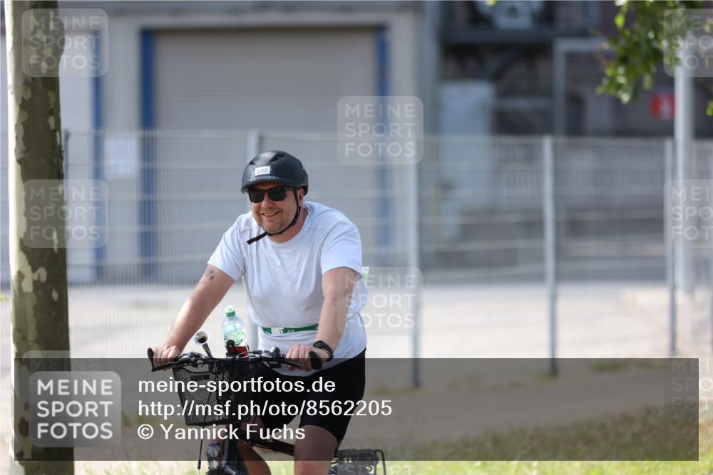 10.08.2025 - GEWOBA Citytriathlon Bremen Yannick Fuchs http://msf.ph/oto/8562205 10.08.2025 14:27:14 Radfahren 120, 189, 196, 276, 286, 305, 318, 441, 457 meine-sportfotos.de