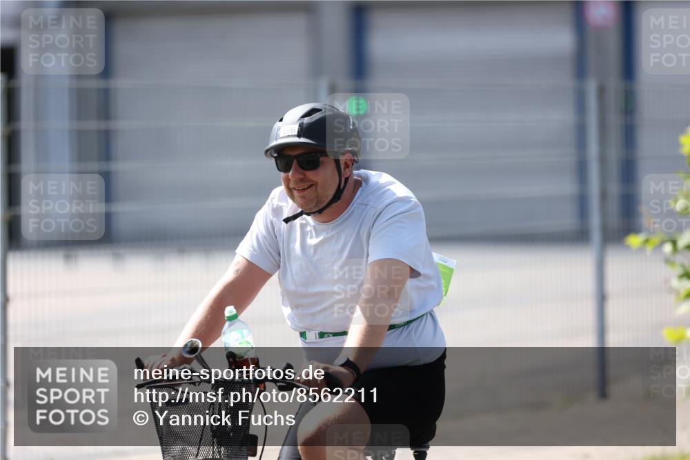 10.08.2025 - GEWOBA Citytriathlon Bremen Yannick Fuchs http://msf.ph/oto/8562211 10.08.2025 14:27:14 Radfahren 120, 189, 196, 276, 286, 305, 318, 441, 457 meine-sportfotos.de