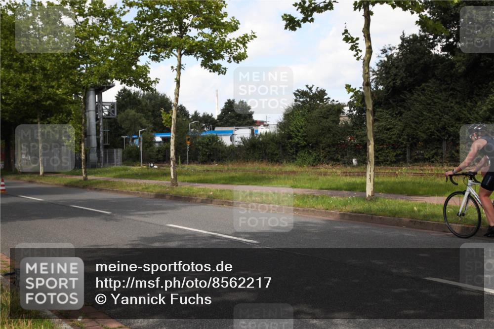 10.08.2025 - GEWOBA Citytriathlon Bremen Yannick Fuchs http://msf.ph/oto/8562217 10.08.2025 12:25:48 Radfahren 677, 684, 693, 755, 830, 849, 850, 968, 1014 meine-sportfotos.de