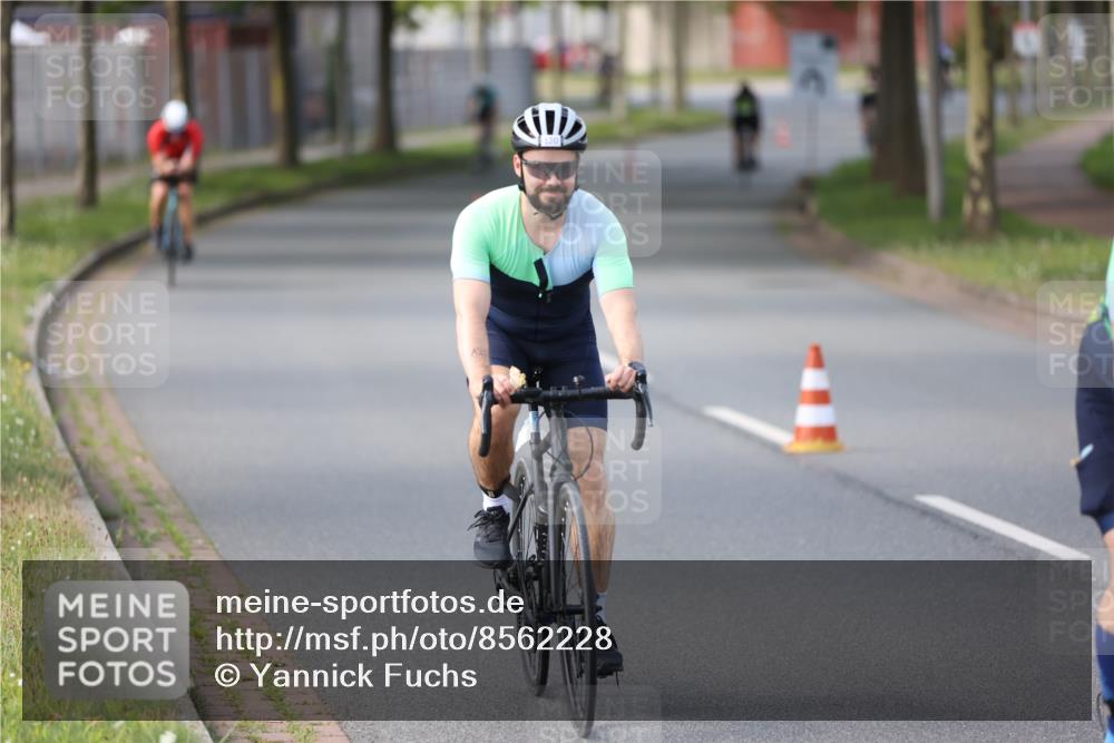 10.08.2025 - GEWOBA Citytriathlon Bremen Yannick Fuchs http://msf.ph/oto/8562228 10.08.2025 14:27:33 Radfahren 120, 156, 320, 363 meine-sportfotos.de