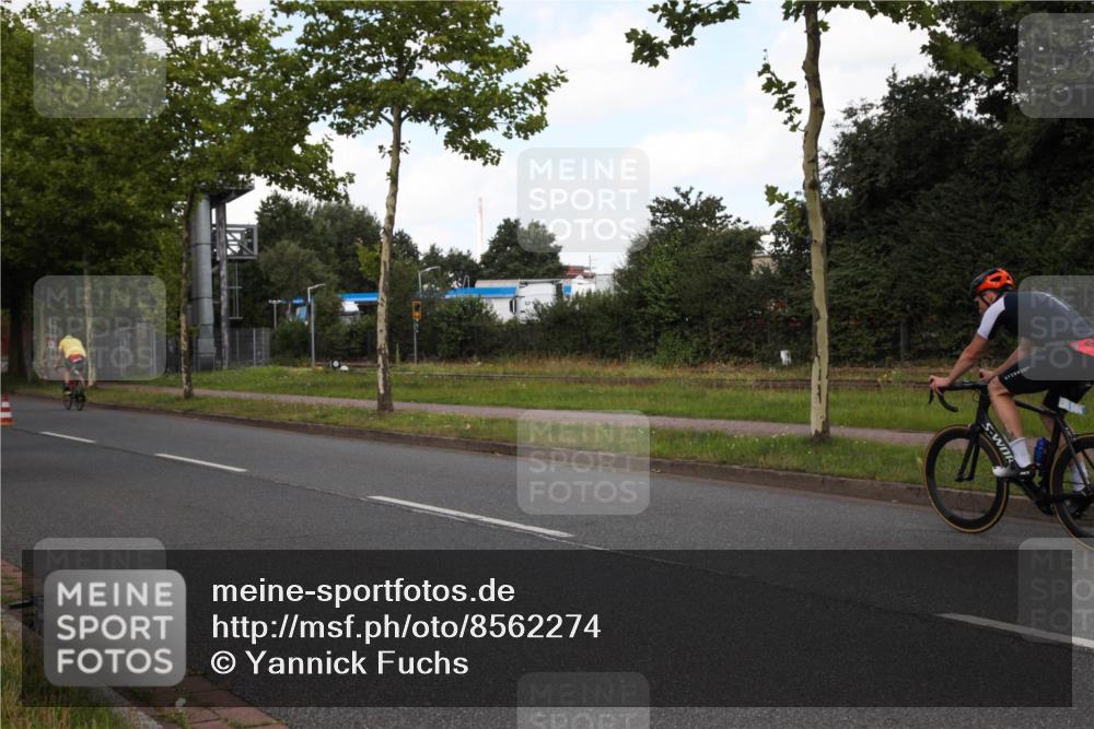 10.08.2025 - GEWOBA Citytriathlon Bremen Yannick Fuchs http://msf.ph/oto/8562274 10.08.2025 12:26:31 Radfahren 574, 628, 668, 731, 808, 837, 903, 930, 972 meine-sportfotos.de