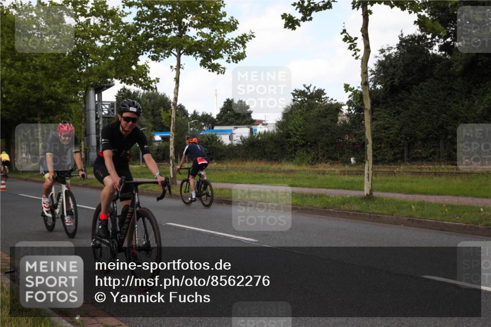 10.08.2025 - GEWOBA Citytriathlon Bremen Yannick Fuchs http://msf.ph/oto/8562276 10.08.2025 12:26:32 Radfahren 574, 628, 668, 731, 837, 903, 930, 939, 972 meine-sportfotos.de