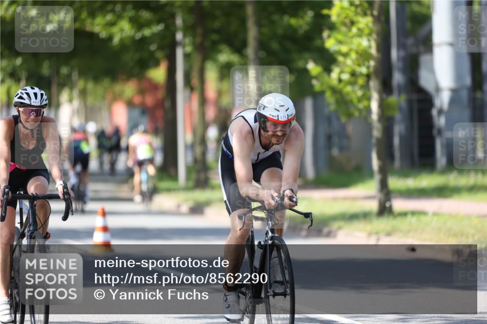 10.08.2025 - GEWOBA Citytriathlon Bremen Yannick Fuchs http://msf.ph/oto/8562290 10.08.2025 14:28:45 Radfahren 171, 193, 237, 350, 367, 403, 467, 483 meine-sportfotos.de