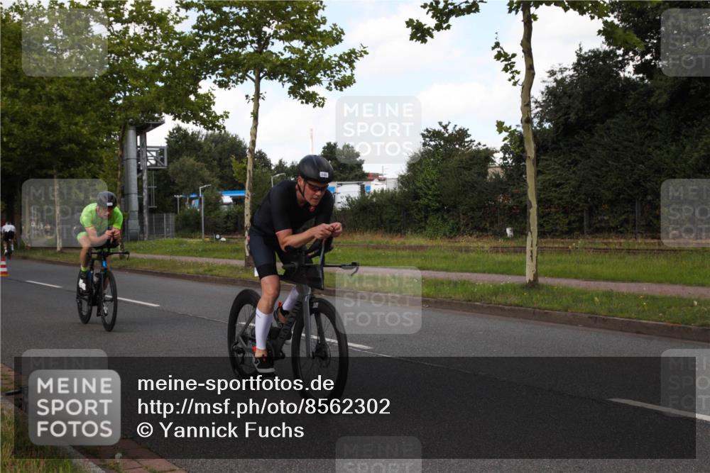 10.08.2025 - GEWOBA Citytriathlon Bremen Yannick Fuchs http://msf.ph/oto/8562302 10.08.2025 12:26:49 Radfahren 644, 668, 703, 710, 846, 889, 903, 928, 939, 946, 948 meine-sportfotos.de
