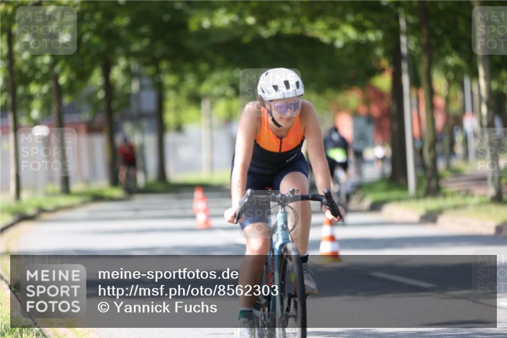 10.08.2025 - GEWOBA Citytriathlon Bremen Yannick Fuchs http://msf.ph/oto/8562303 10.08.2025 14:28:48 Radfahren 171, 193, 237, 350, 403, 467, 483 meine-sportfotos.de
