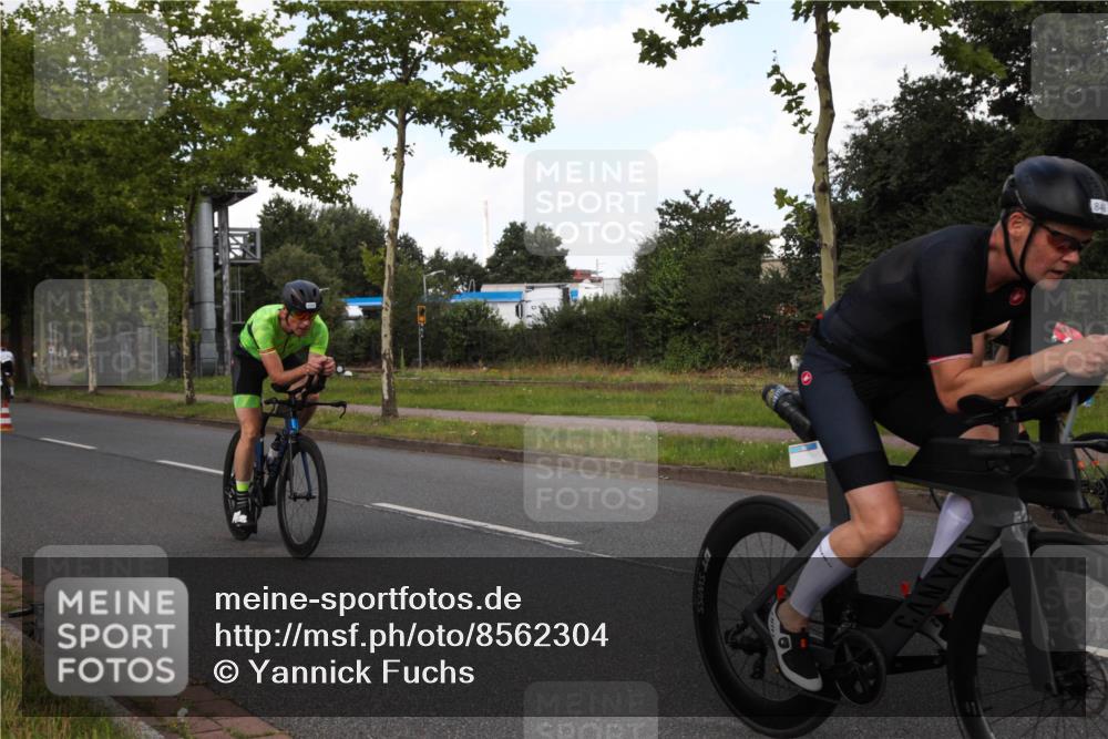 10.08.2025 - GEWOBA Citytriathlon Bremen Yannick Fuchs http://msf.ph/oto/8562304 10.08.2025 12:26:49 Radfahren 644, 668, 703, 710, 846, 889, 903, 928, 939, 946, 948 meine-sportfotos.de