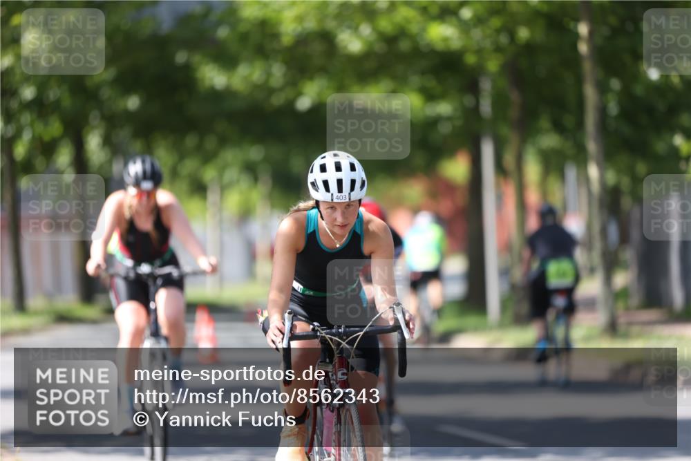 10.08.2025 - GEWOBA Citytriathlon Bremen Yannick Fuchs http://msf.ph/oto/8562343 10.08.2025 14:29:00 Radfahren 168, 172, 193, 321, 350, 403 meine-sportfotos.de