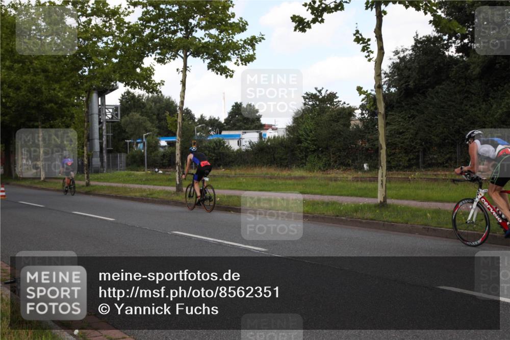 10.08.2025 - GEWOBA Citytriathlon Bremen Yannick Fuchs http://msf.ph/oto/8562351 10.08.2025 12:27:22 Radfahren 568, 586, 607, 633, 792, 835, 918, 929, 962 meine-sportfotos.de