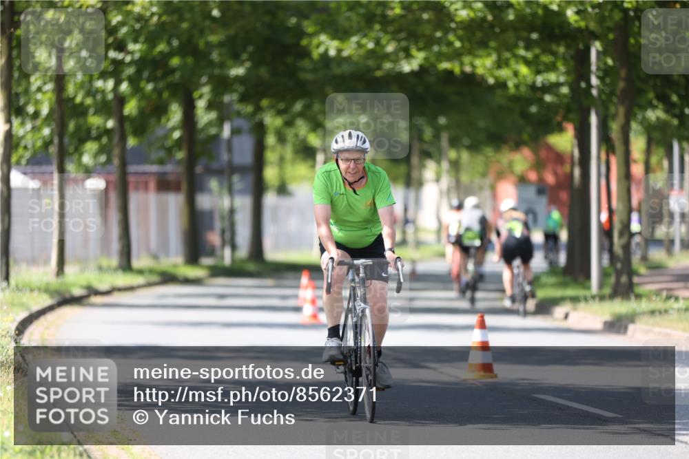 10.08.2025 - GEWOBA Citytriathlon Bremen Yannick Fuchs http://msf.ph/oto/8562371 10.08.2025 14:29:08 Radfahren 168, 172, 188, 321, 389, 403, 447 meine-sportfotos.de