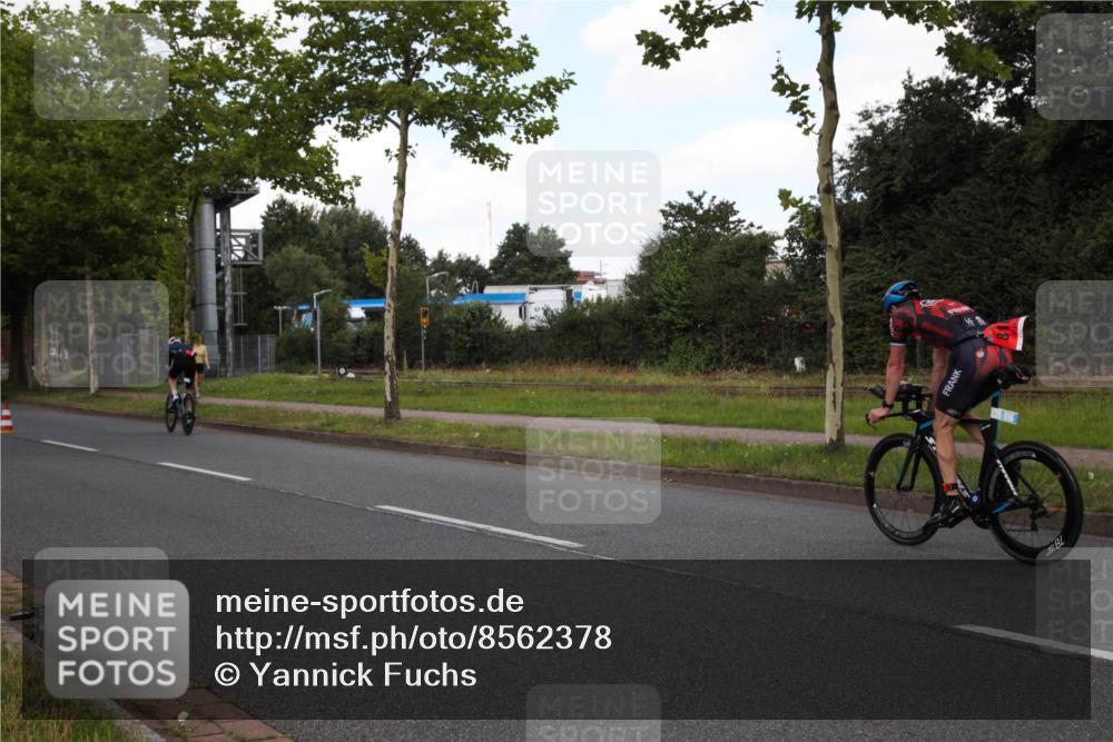 10.08.2025 - GEWOBA Citytriathlon Bremen Yannick Fuchs http://msf.ph/oto/8562378 10.08.2025 12:27:37 Radfahren 568, 647, 792, 819, 835, 929, 1038 meine-sportfotos.de