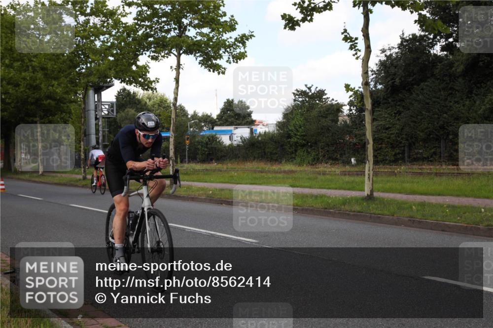 10.08.2025 - GEWOBA Citytriathlon Bremen Yannick Fuchs http://msf.ph/oto/8562414 10.08.2025 12:28:01 Radfahren 593, 651, 669, 674, 676, 697, 712, 713, 716, 748, 800, 819, 885, 907, 963 meine-sportfotos.de