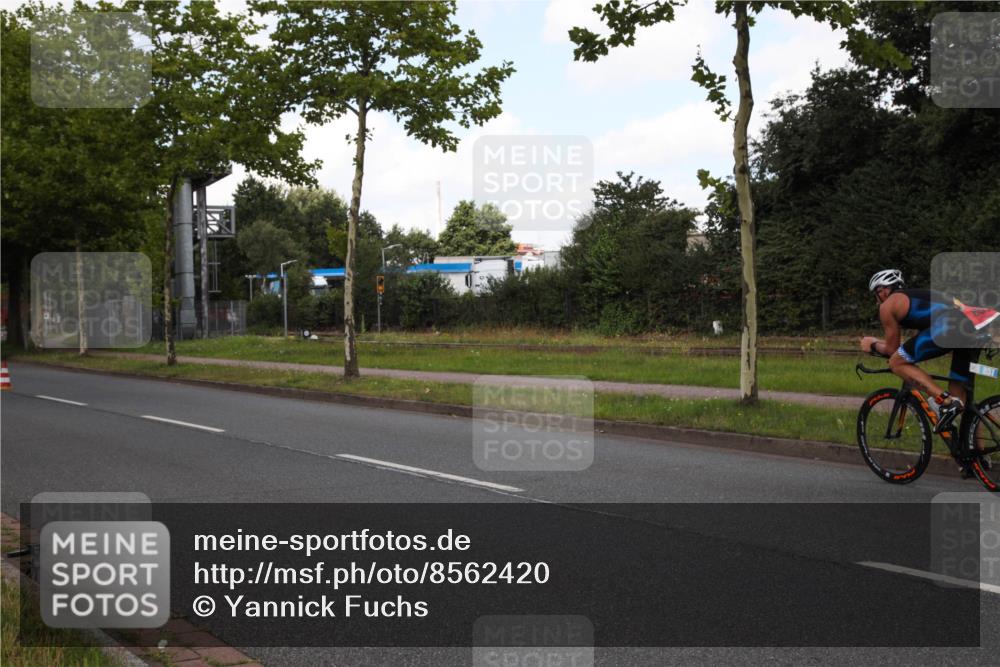 10.08.2025 - GEWOBA Citytriathlon Bremen Yannick Fuchs http://msf.ph/oto/8562420 10.08.2025 12:28:04 Radfahren 593, 651, 669, 674, 676, 697, 712, 713, 716, 748, 800, 885, 898, 907 meine-sportfotos.de