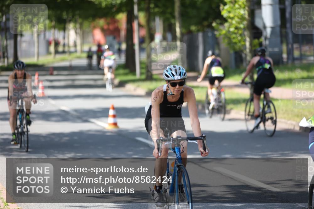 10.08.2025 - GEWOBA Citytriathlon Bremen Yannick Fuchs http://msf.ph/oto/8562424 10.08.2025 14:29:38 Radfahren 117, 179, 206, 212, 226, 351, 365, 373, 405, 466, 468, 487, 517 meine-sportfotos.de